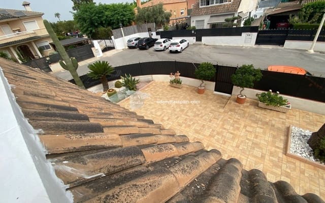 4 slaapkamer Villa te koop in Alicante stad met zwembad - € 430.000 (Ref: 9315193)