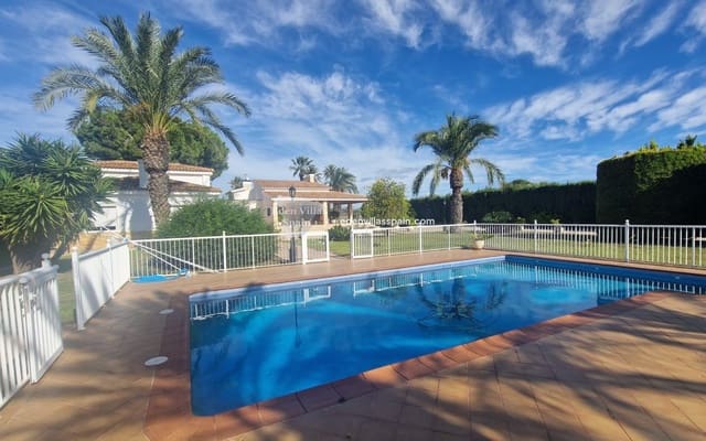 4 slaapkamer Villa te koop in Elche / Elx met zwembad - € 549.000 (Ref: 9331424)