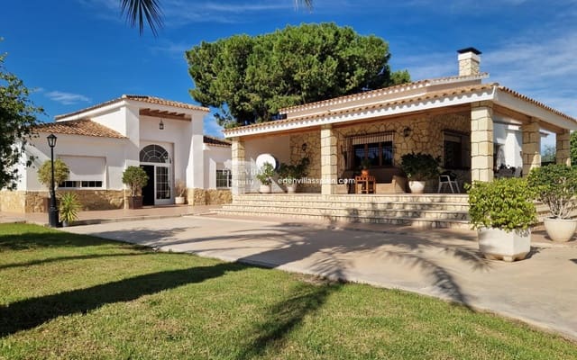 4 slaapkamer Villa te koop in Elche / Elx met zwembad - € 549.000 (Ref: 9331424)