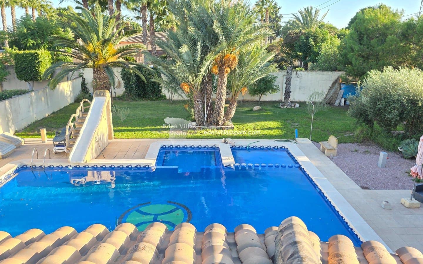 4 slaapkamer Finca/Landhuis te koop in Catral met zwembad garage - € 389.000 (Ref: 9335564)