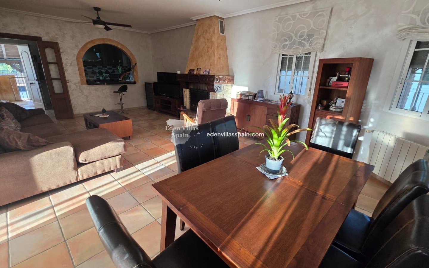 4 slaapkamer Villa te koop in Alicante stad met zwembad - € 389.000 (Ref: 9335566)