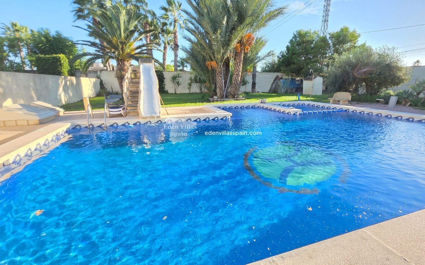 4 slaapkamer Villa te koop in Alicante stad met zwembad - € 389.000 (Ref: 9335566)