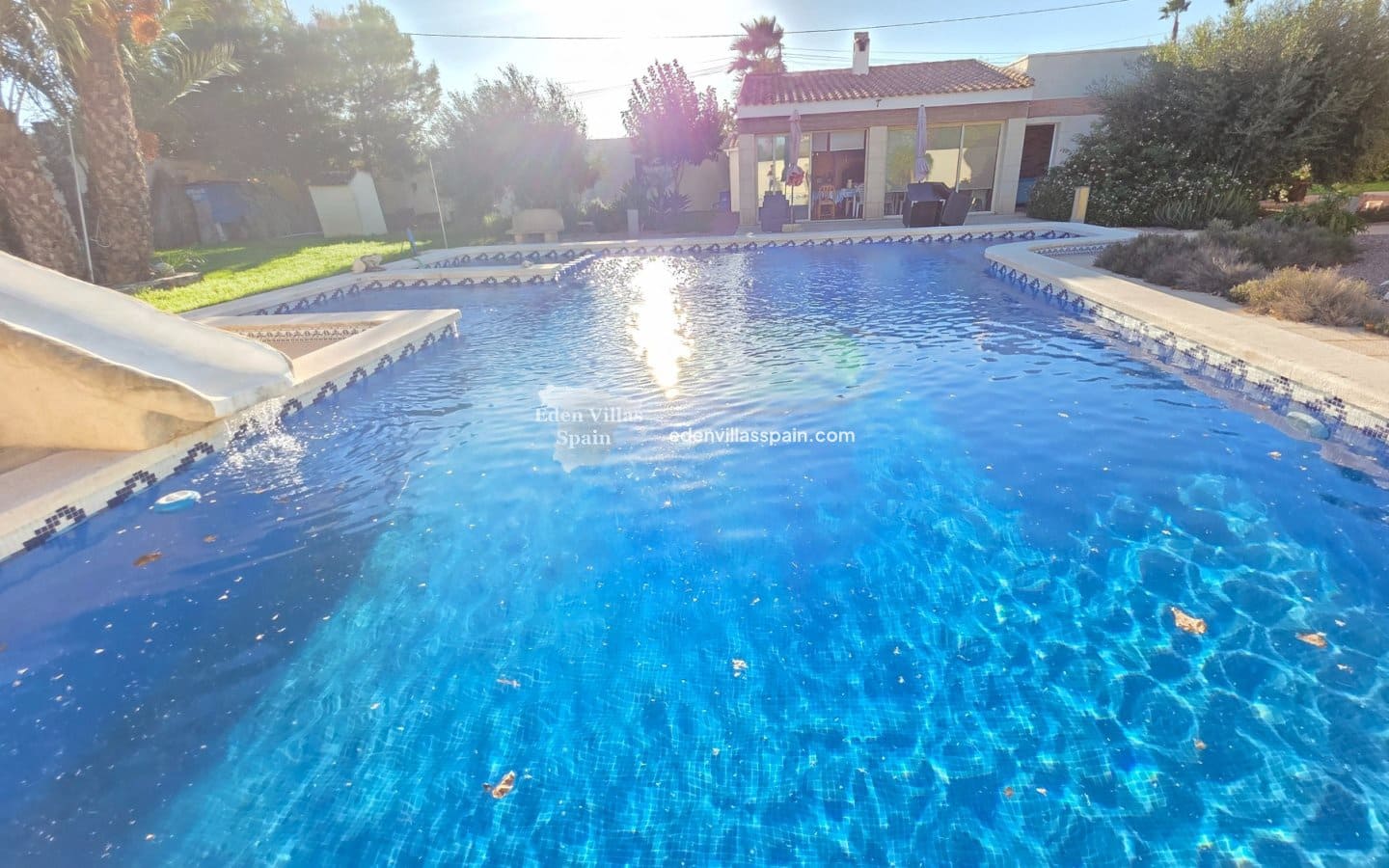 4 slaapkamer Villa te koop in Alicante stad met zwembad - € 389.000 (Ref: 9335566)