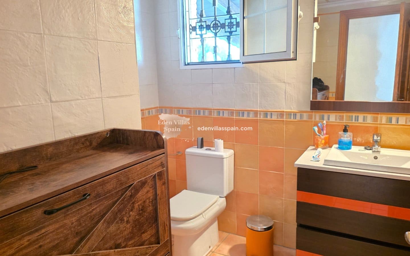 4 slaapkamer Villa te koop in Alicante stad met zwembad - € 389.000 (Ref: 9335566)