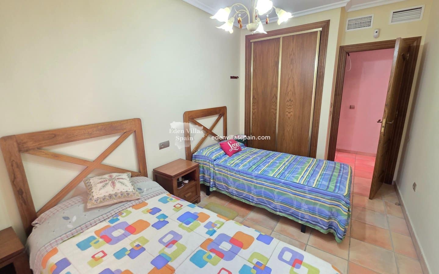 4 slaapkamer Villa te koop in Alicante stad met zwembad - € 389.000 (Ref: 9335566)