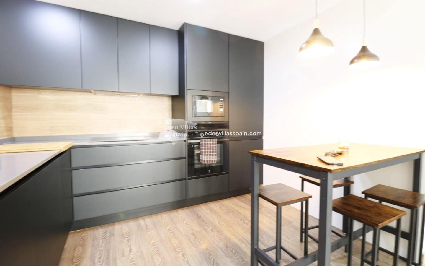 4 quarto Bungalow para venda em Santa Pola com piscina - 349 000 € (Ref: 9362988)