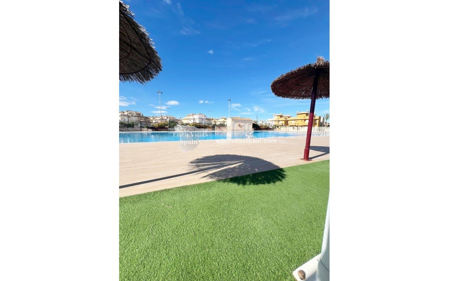 4 quarto Bungalow para venda em Santa Pola com piscina - 349 000 € (Ref: 9362988)