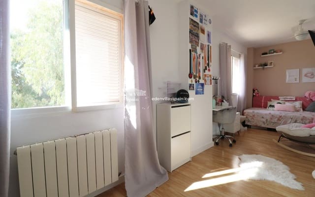 4 quarto Bungalow para venda em Santa Pola com piscina - 349 000 € (Ref: 9362988)