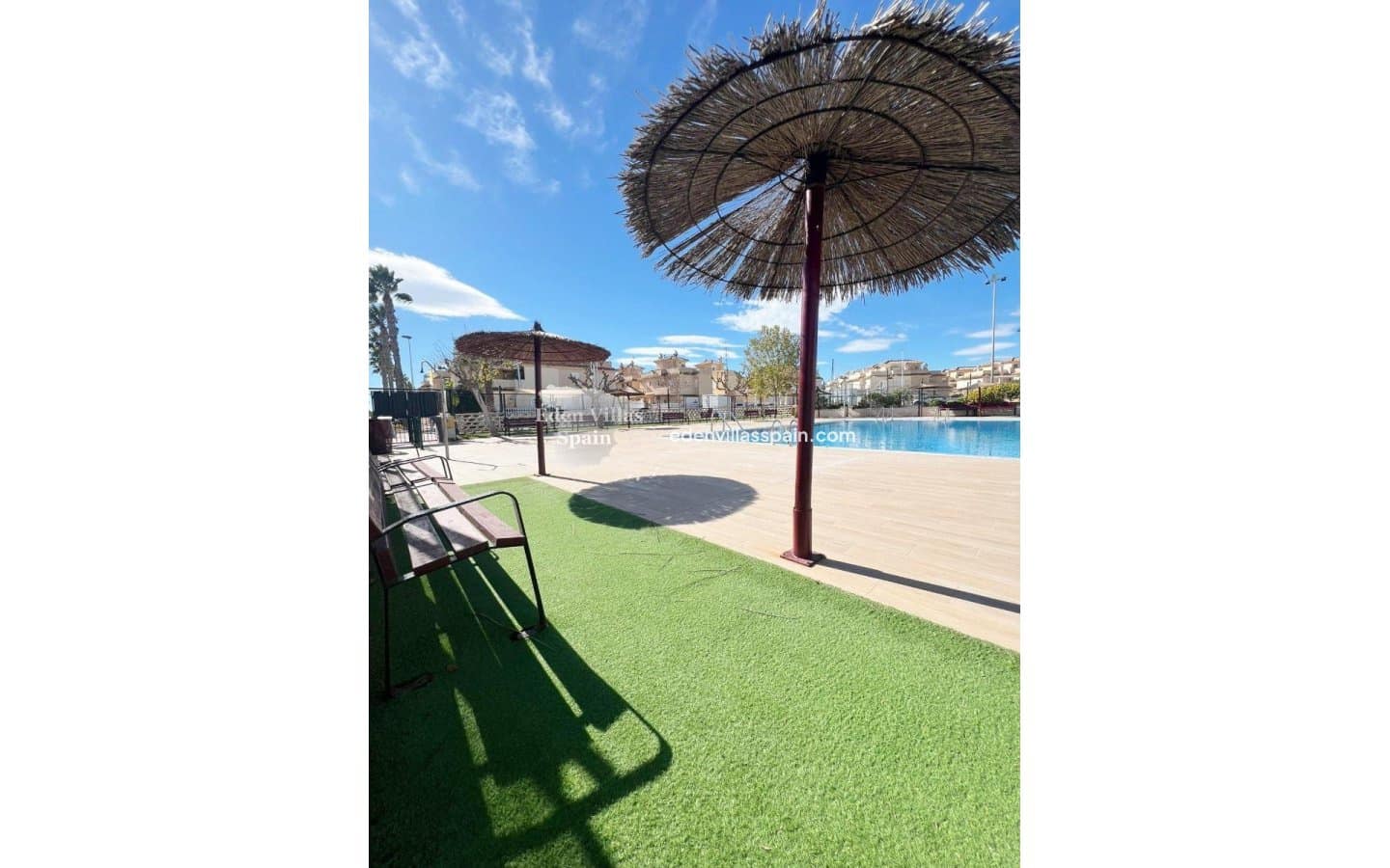 4 quarto Bungalow para venda em Santa Pola com piscina - 349 000 € (Ref: 9362988)