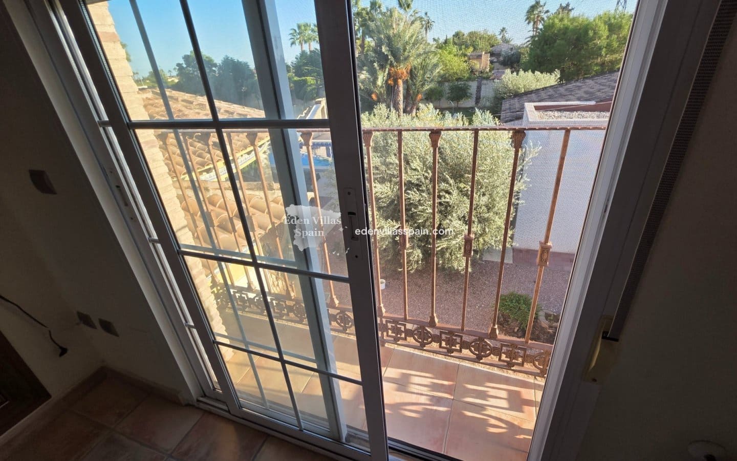 4 slaapkamer Villa te koop in Alicante stad met zwembad garage - € 389.000 (Ref: 9378434)