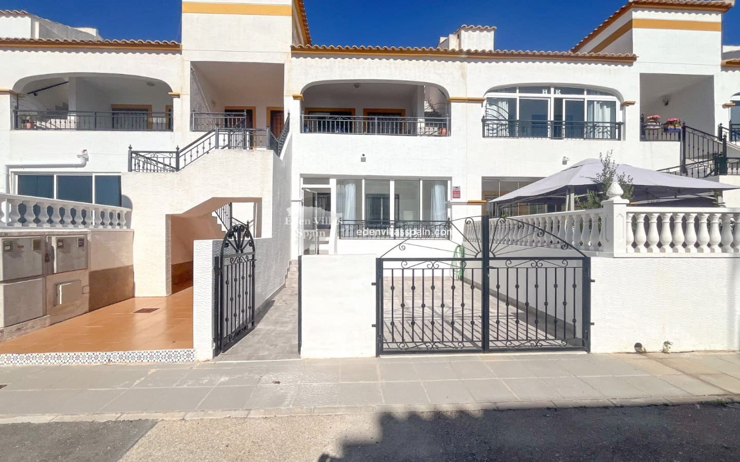 2 bedroom Finca/Country House for sale in Los Montesinos with pool - € 129,000 (Ref: 9383514)