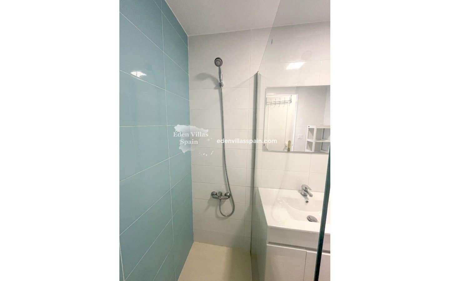 2 soveværelse Bungalow til salg i Alicante by med swimmingpool - € 129.000 (Ref: 9383997)