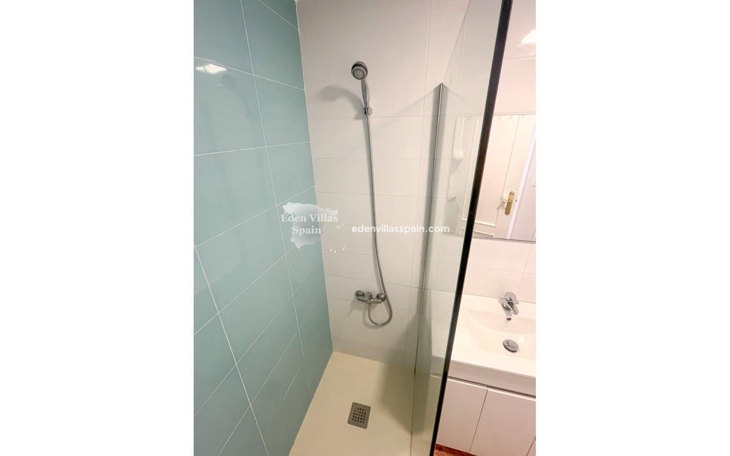 2 soveværelse Bungalow til salg i Alicante by med swimmingpool - € 129.000 (Ref: 9383997)