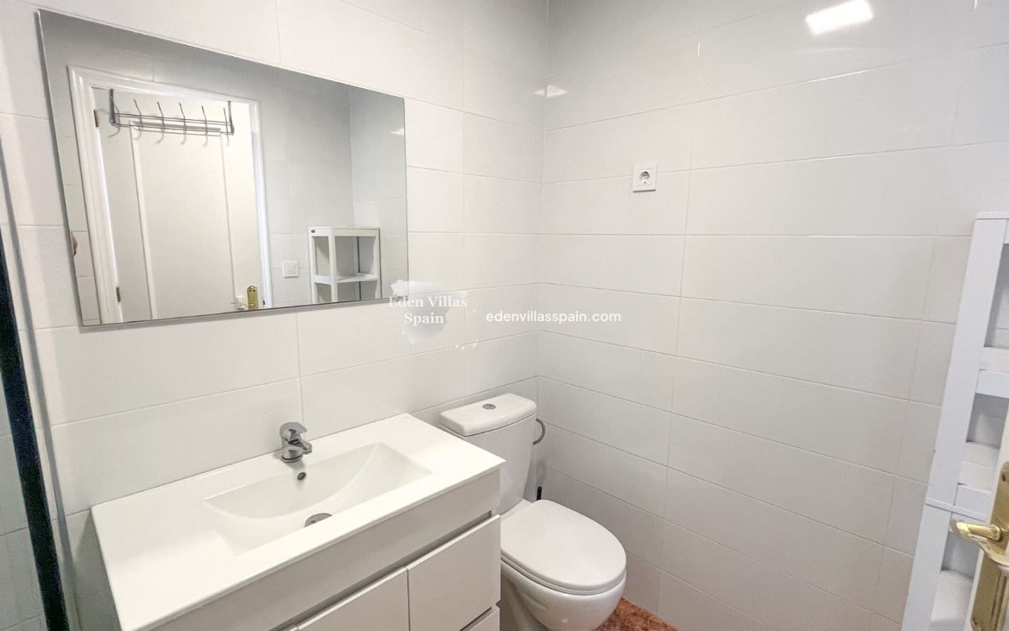 2 soveværelse Bungalow til salg i Alicante by med swimmingpool - € 129.000 (Ref: 9383997)