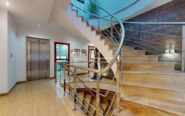 8 Zimmer Villa zu verkaufen in Elche / Elx mit Pool - 1.200.000 € (Ref: 9400113)