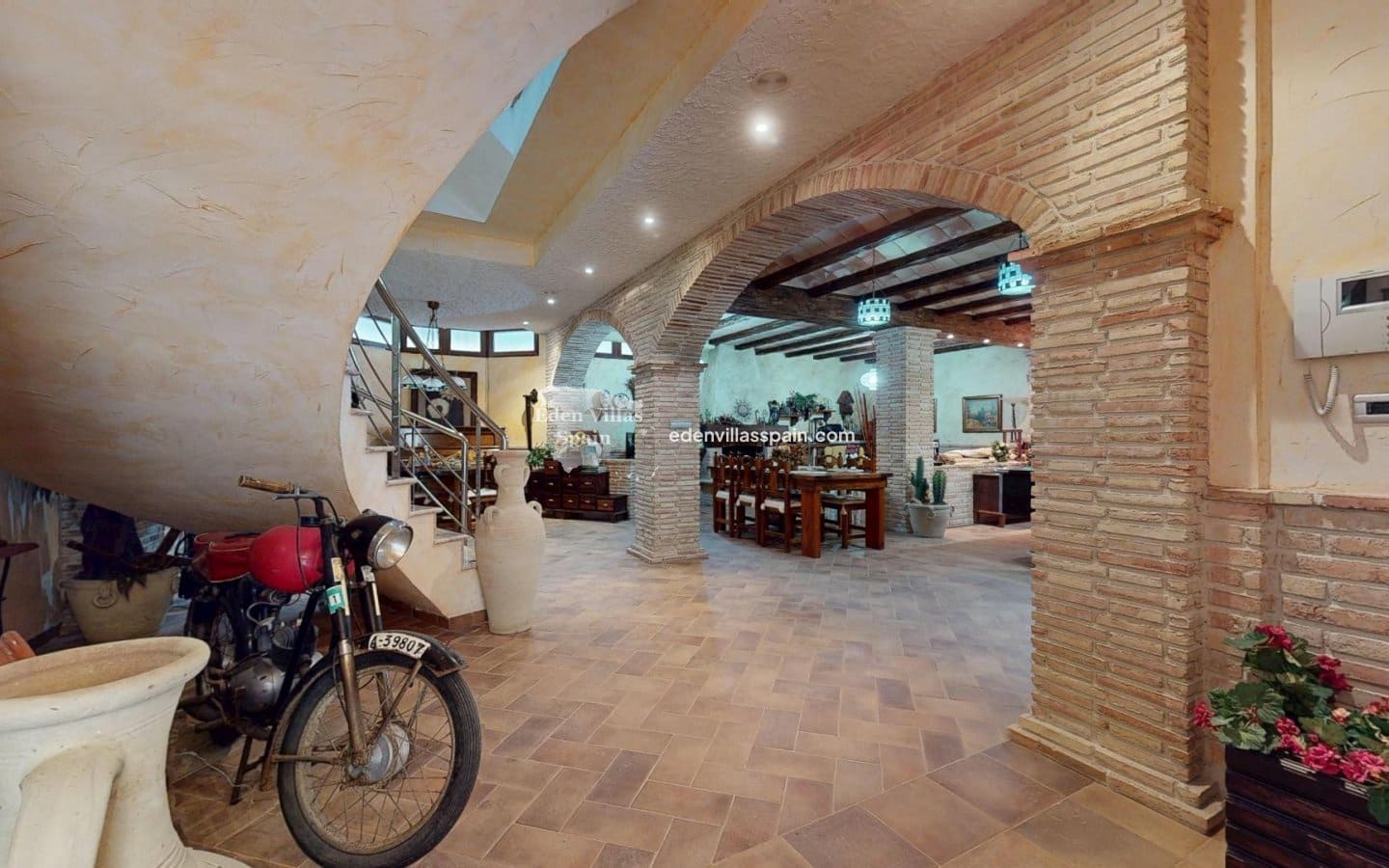 8 slaapkamer Villa te koop in Elche / Elx met zwembad - € 1.200.000 (Ref: 9400113)