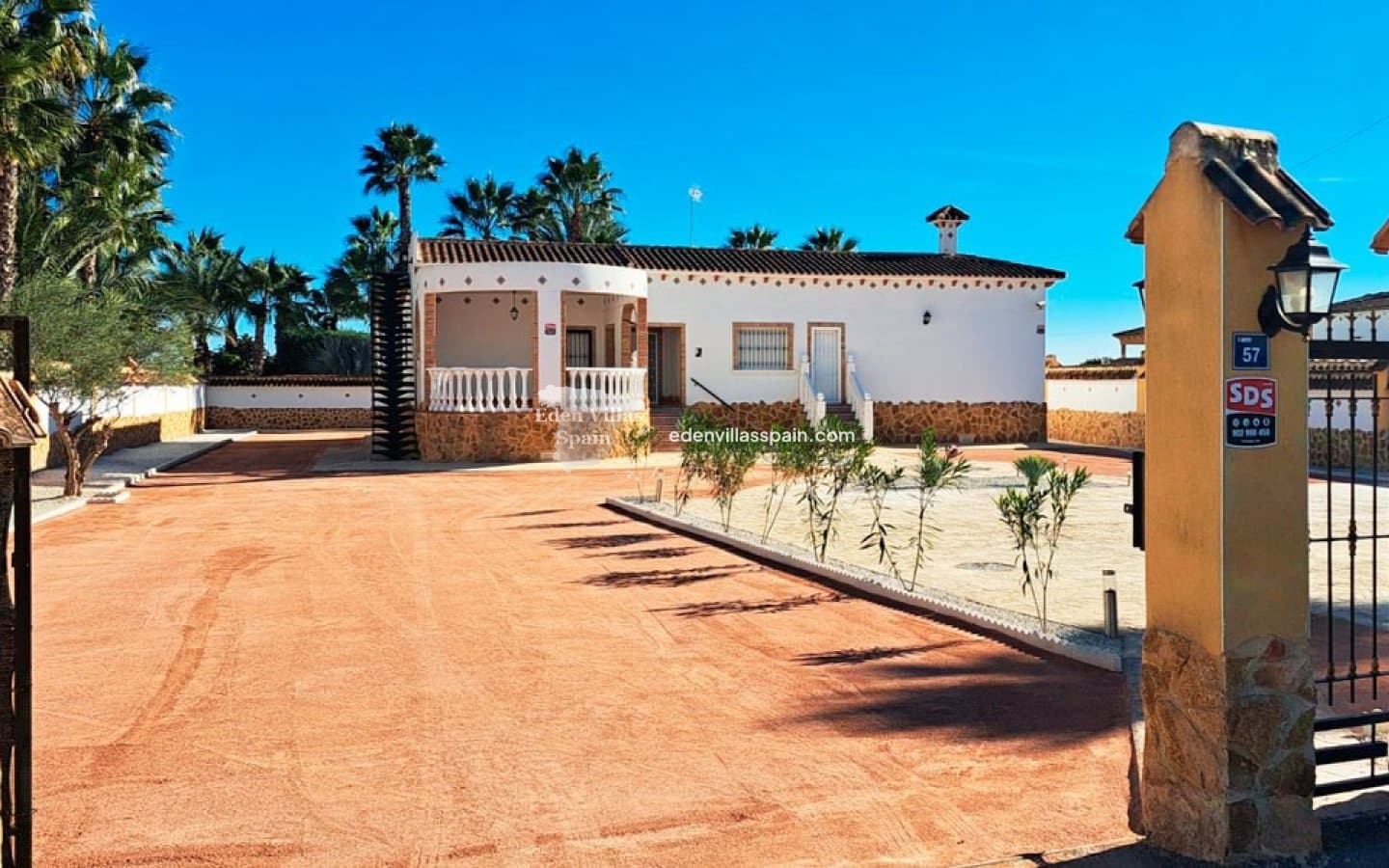 5 bedroom Villa for sale in Catral - € 485,000 (Ref: 9421531)