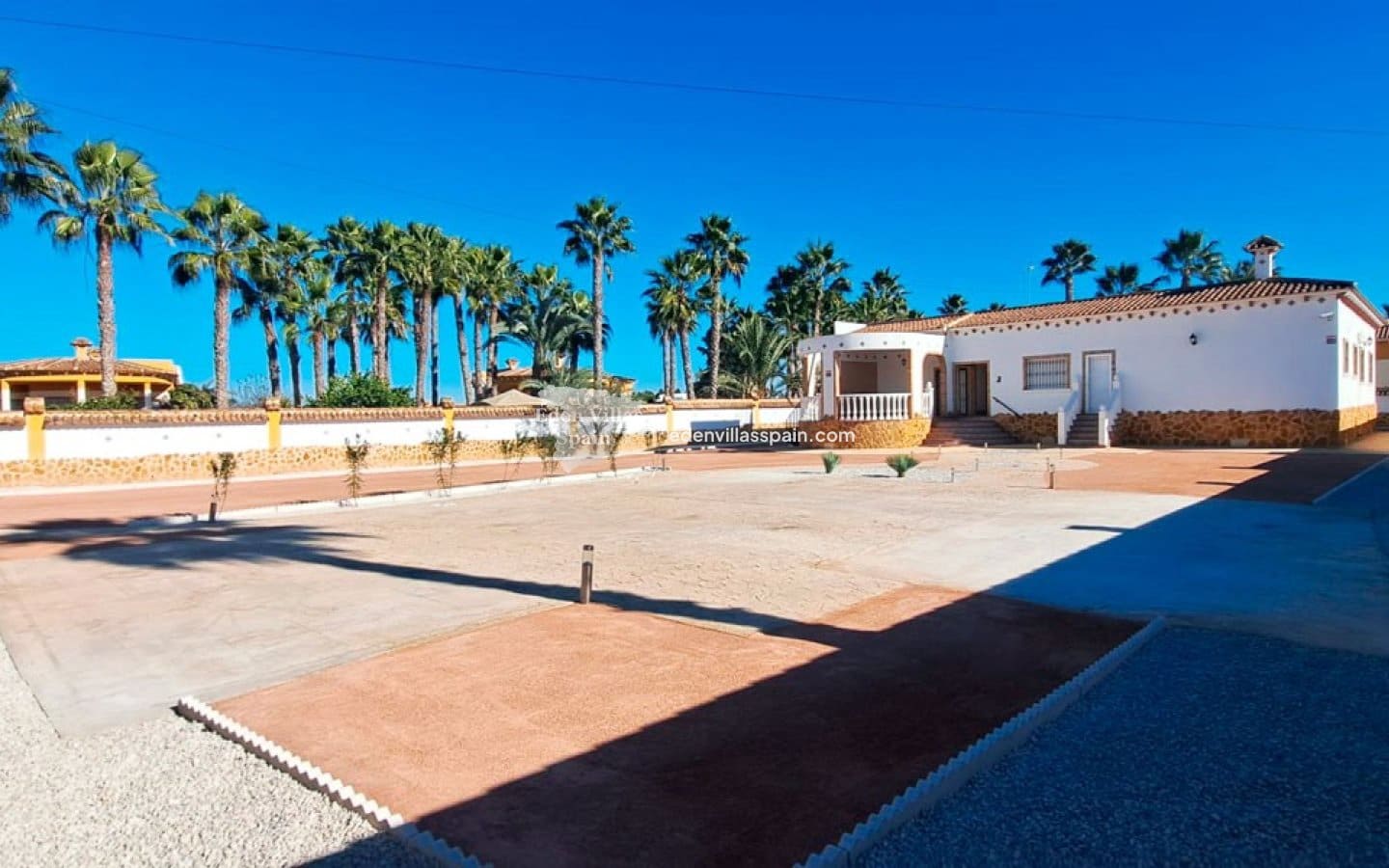 5 bedroom Villa for sale in Catral - € 485,000 (Ref: 9421531)