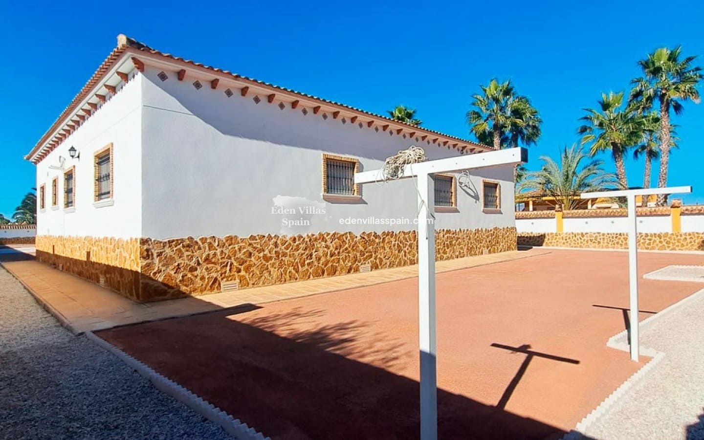 5 bedroom Villa for sale in Catral - € 485,000 (Ref: 9421531)