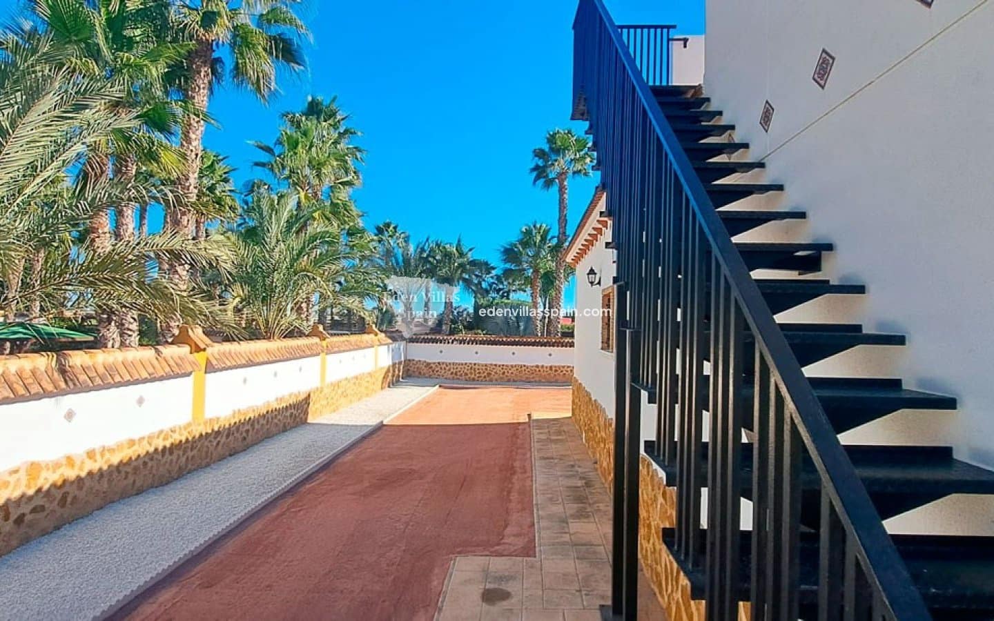 5 bedroom Villa for sale in Catral - € 485,000 (Ref: 9421531)
