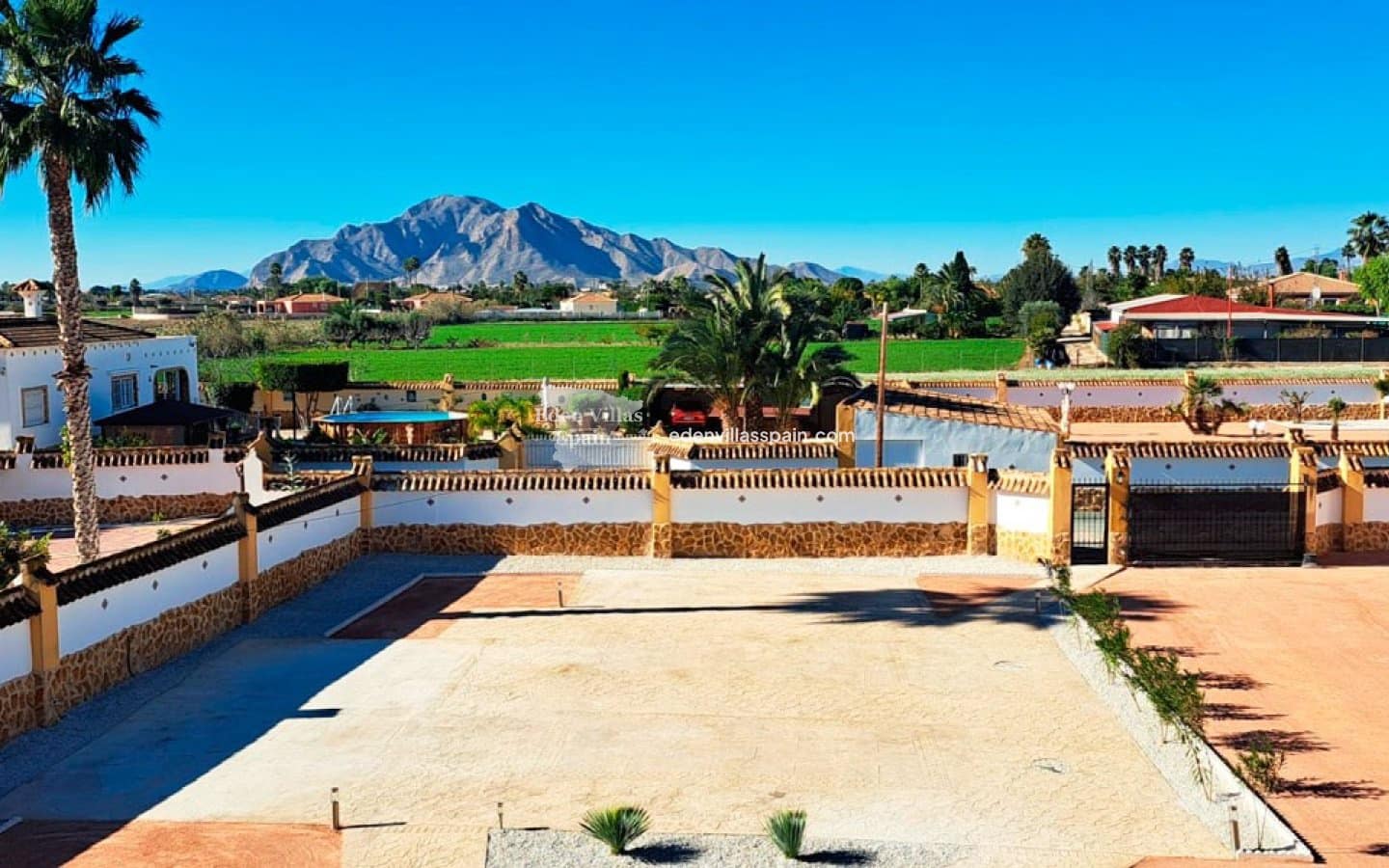 5 bedroom Villa for sale in Catral - € 485,000 (Ref: 9421531)