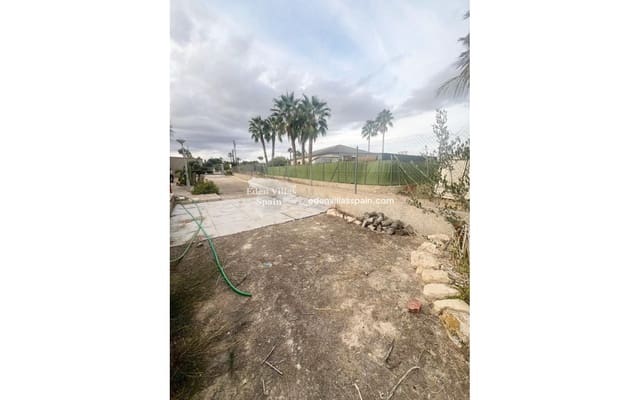 4 soveværelse Finca/Landehus til salg i Elche / Elx med swimmingpool - € 290.000 (Ref: 9421679)