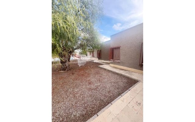 4 soveværelse Finca/Landehus til salg i Elche / Elx med swimmingpool - € 290.000 (Ref: 9421679)