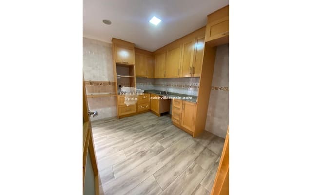 3 Zimmer Apartment zu verkaufen in Alicante / Alacant Stadt - 145.000 € (Ref: 9491712)