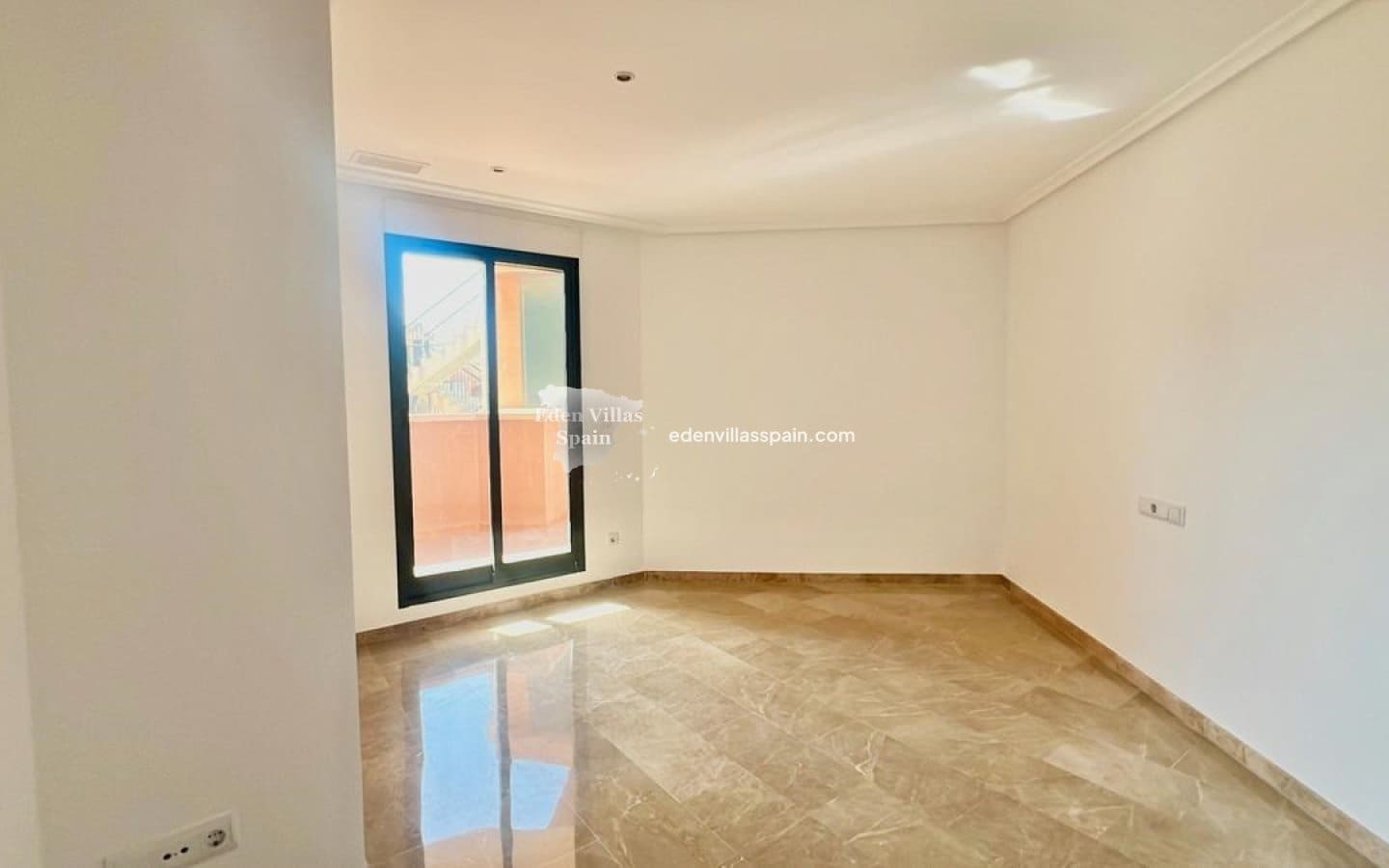 3 bedroom Penthouse for sale in Alicante / Alacant city with pool - € 420,000 (Ref: 9494848)