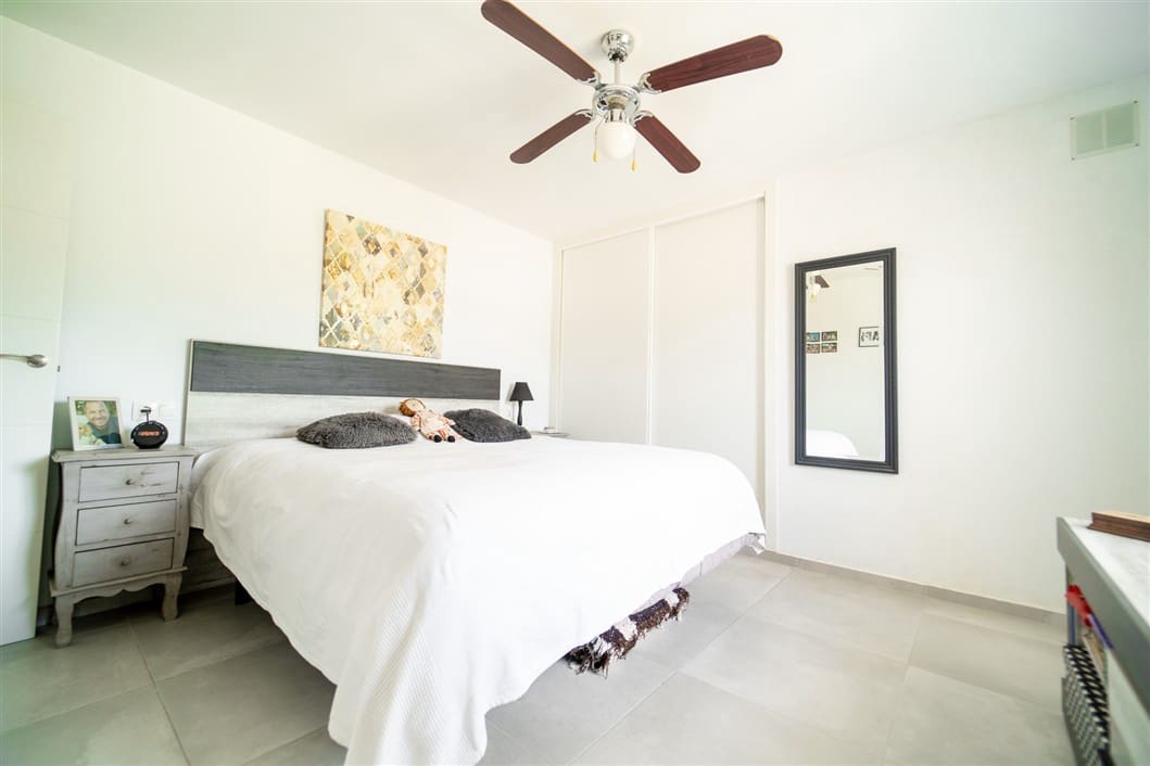 4 makuuhuone Huvila myytävänä paikassa Torrevieja mukana uima-altaan - 495 000 € (Ref: 9524761)