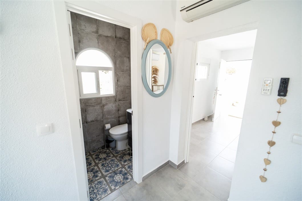 4 makuuhuone Huvila myytävänä paikassa Torrevieja mukana uima-altaan - 495 000 € (Ref: 9524761)