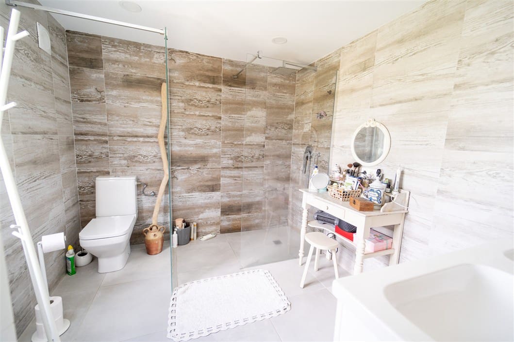 4 makuuhuone Huvila myytävänä paikassa Torrevieja mukana uima-altaan - 495 000 € (Ref: 9524761)