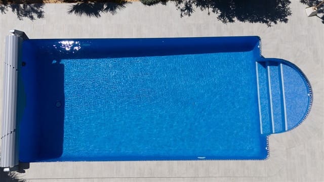 Chalet de 4 habitaciones en Torrevieja en venta con piscina - 495.000 € (Ref: 9524761)