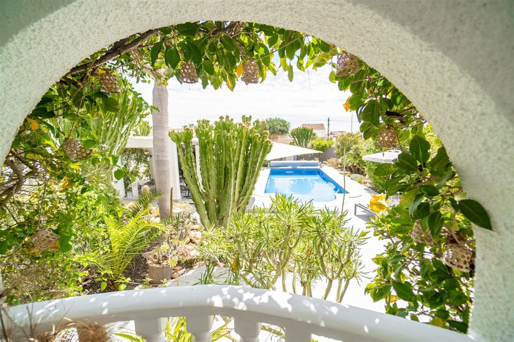 4 makuuhuone Huvila myytävänä paikassa Torrevieja mukana uima-altaan - 495 000 € (Ref: 9524761)