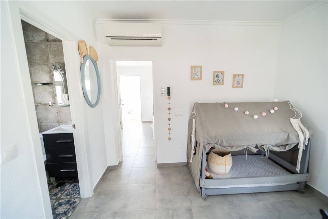 4 sypialnia Willa na sprzedaż w Miasto Alicante / Alacant z basenem - 495 000 € (Ref: 9524763)