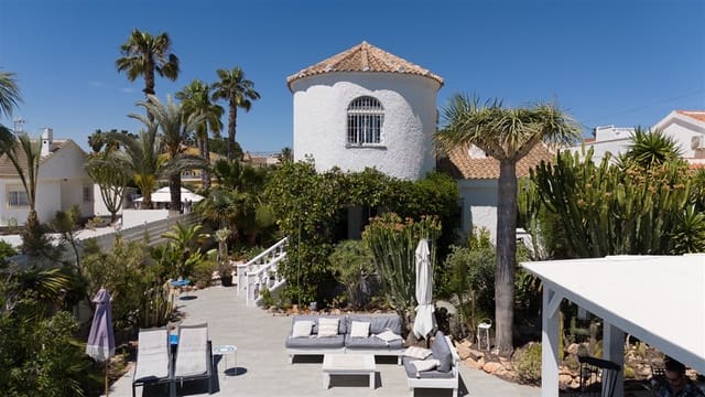 4 slaapkamer Villa te koop in Alicante stad met zwembad - € 495.000 (Ref: 9524763)