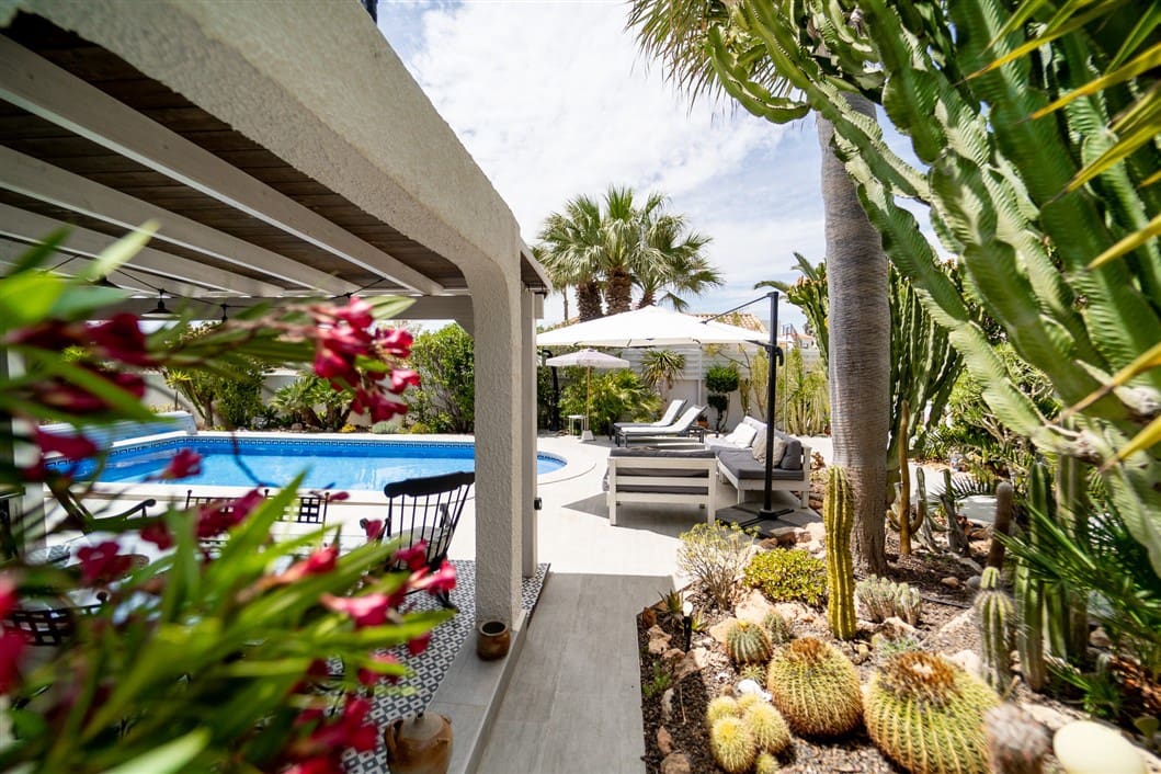 4 sypialnia Willa na sprzedaż w Miasto Alicante / Alacant z basenem - 495 000 € (Ref: 9524763)