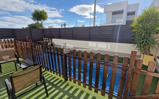 3 quarto Casa em Banda para venda em Daya Vieja com piscina - 459 995 € (Ref: 9528852)