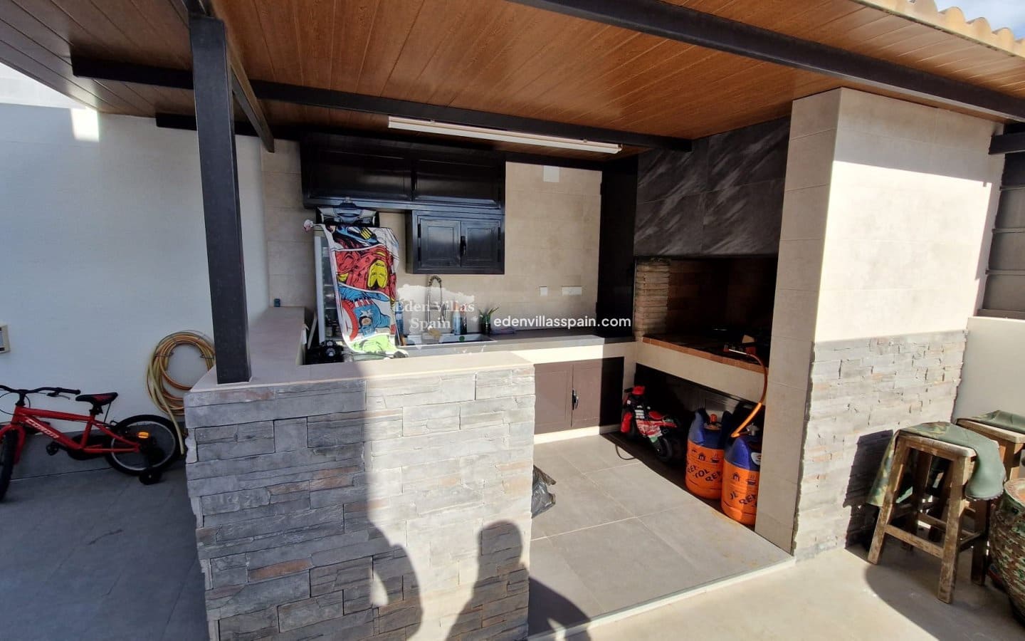 3 soveværelse Byhus til salg i Alicante by med swimmingpool - € 459.995 (Ref: 9528854)