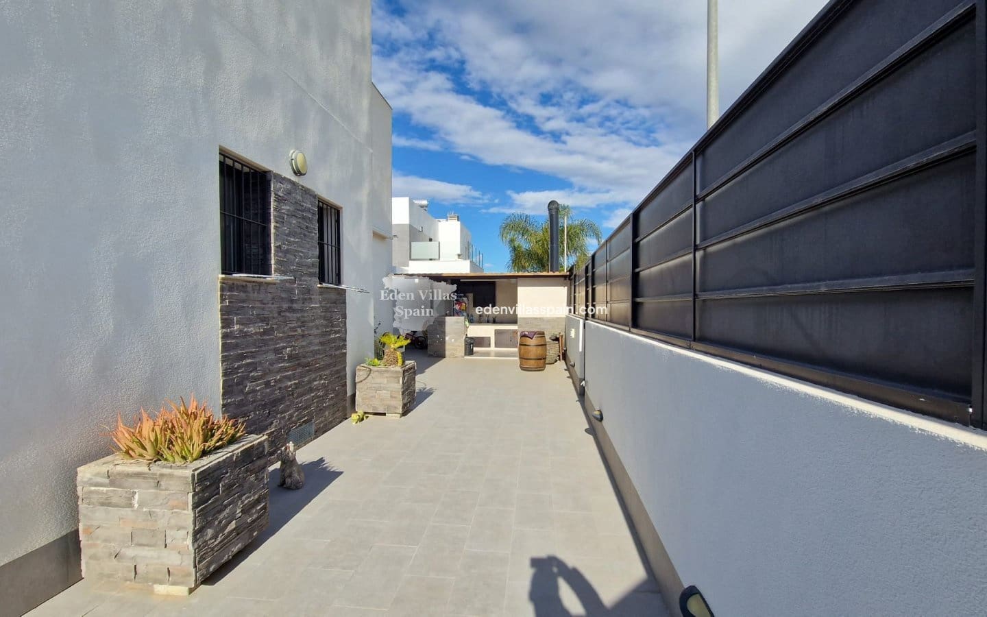 3 soveværelse Byhus til salg i Alicante by med swimmingpool - € 459.995 (Ref: 9528854)