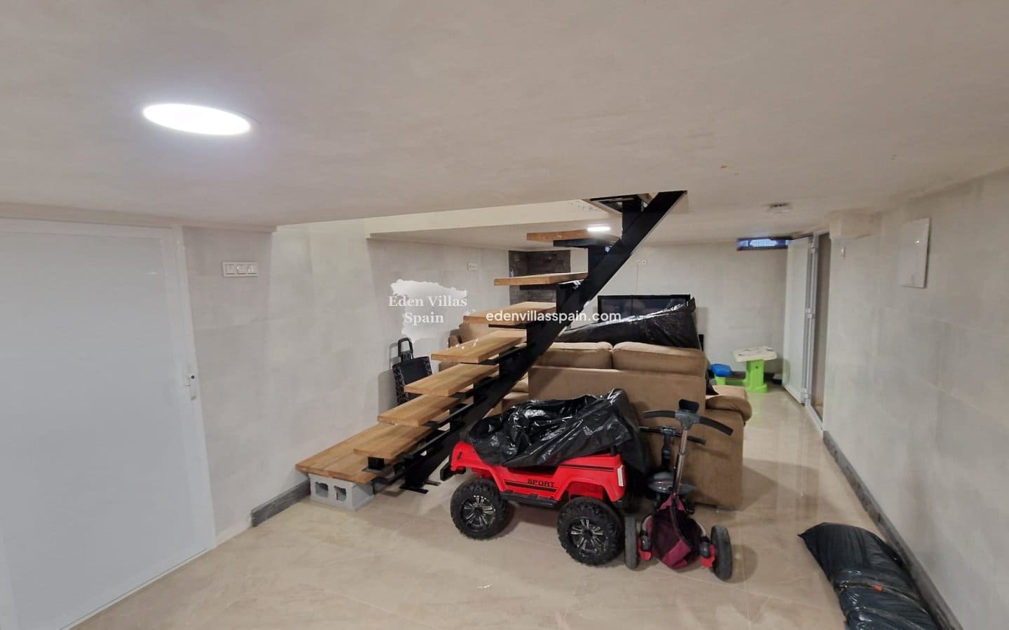 3 soveværelse Byhus til salg i Alicante by med swimmingpool - € 459.995 (Ref: 9528854)