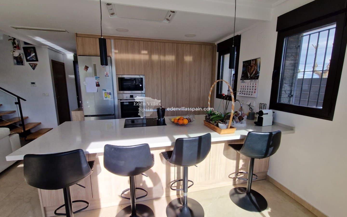 3 soveværelse Byhus til salg i Alicante by med swimmingpool - € 459.995 (Ref: 9528854)