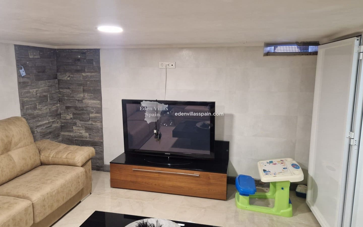 3 soveværelse Byhus til salg i Alicante by med swimmingpool - € 459.995 (Ref: 9528854)