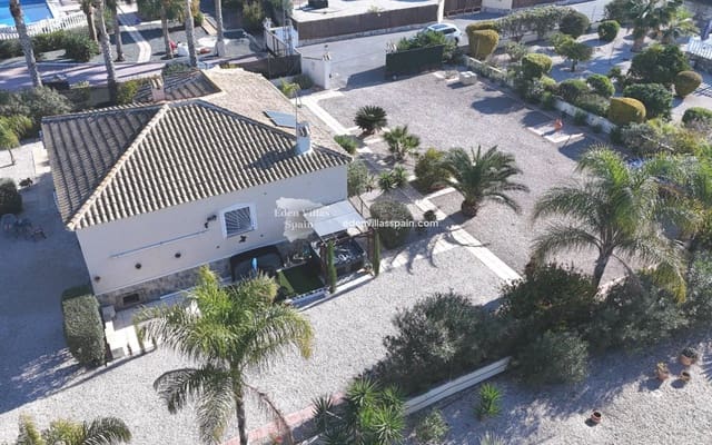 3 makuuhuone Maalaistalo myytävänä paikassa Callosa de Segura - 299 950 € (Ref: 9588219)