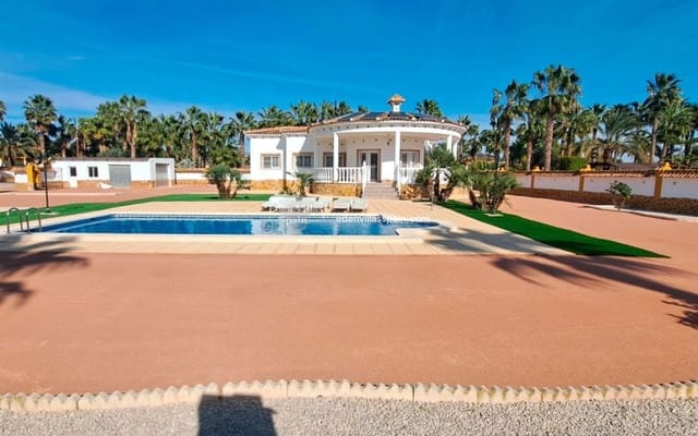 4 bedroom Villa for sale in Catral with pool garage - € 430,000 (Ref: 9614275)