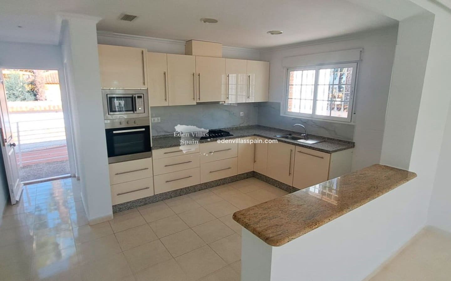 4 slaapkamer Finca/Landhuis te koop in Alicante stad met zwembad garage - € 430.000 (Ref: 9614293)