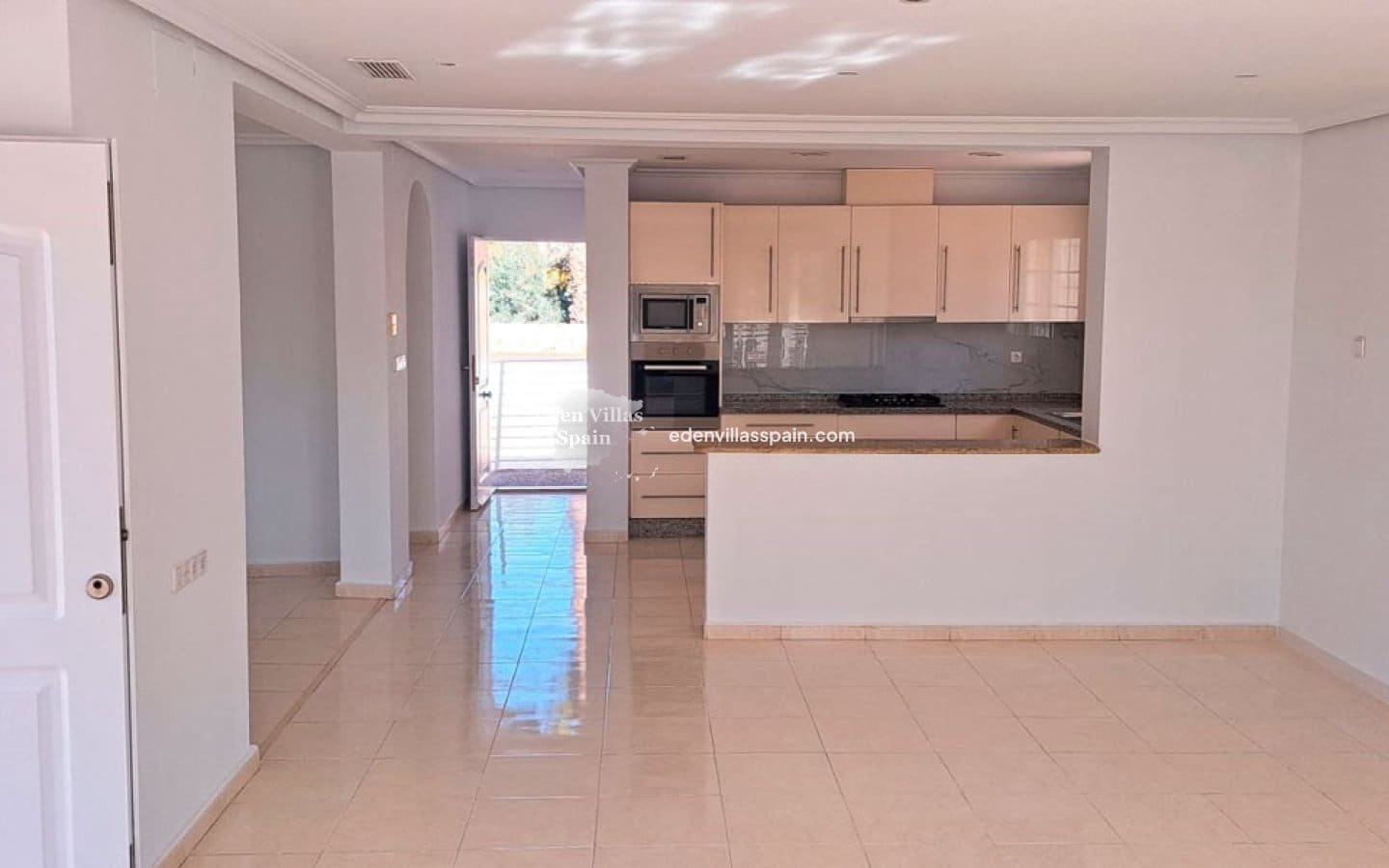 4 slaapkamer Finca/Landhuis te koop in Alicante stad met zwembad garage - € 430.000 (Ref: 9614293)
