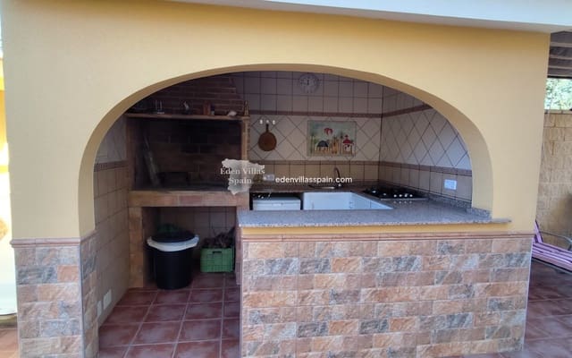 3 sovrum Villa till salu i Alicante stad med pool - 399 000 € (Ref: 9652844)