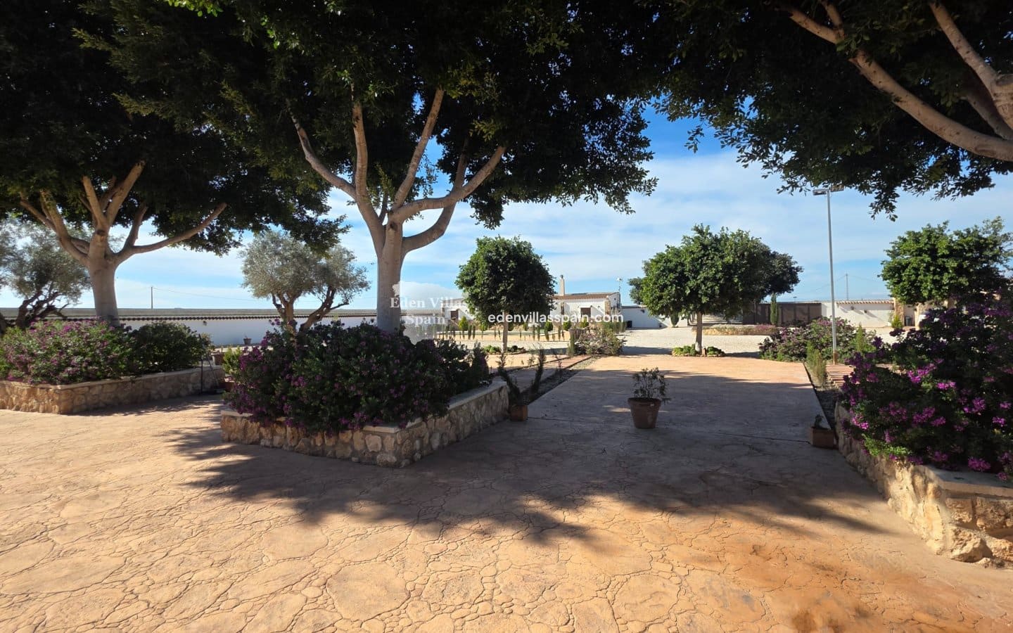 7 bedroom Villa for sale in San Fulgencio with pool - € 1,250,000 (Ref: 9669290)