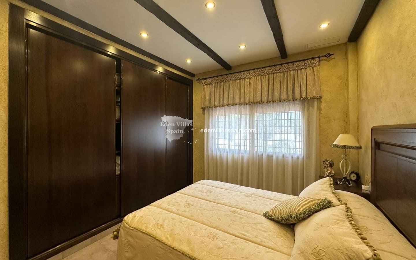 7 bedroom Villa for sale in San Fulgencio with pool - € 1,250,000 (Ref: 9669290)